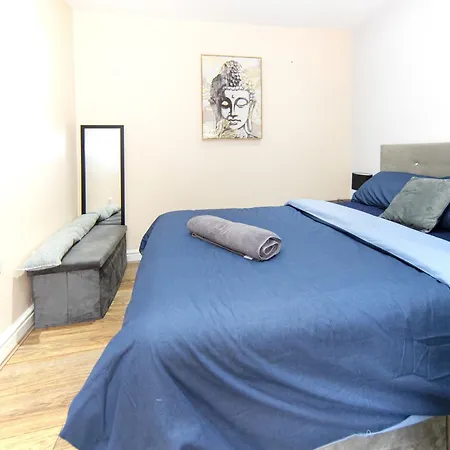 Cosy One Bedroom Flat - Fantastic Location Apartment
