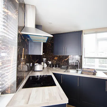 Cosy One Bedroom Flat - Fantastic Location *