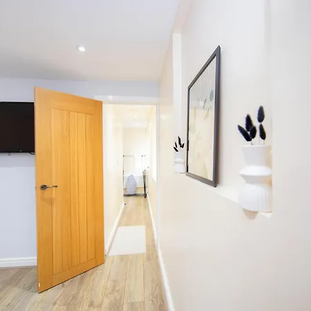 Cosy One Bedroom Flat - Fantastic Location * Leeds (West Yorkshire)