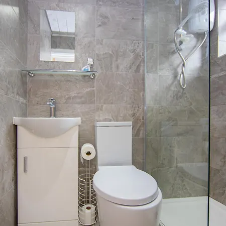 Cosy One Bedroom Flat - Fantastic Location * Leeds (West Yorkshire)