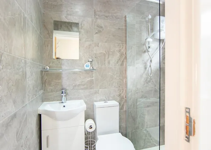 Cosy One Bedroom Flat - Fantastic Location *