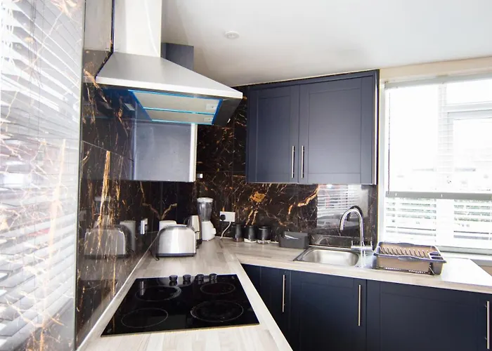 Cosy One Bedroom Flat - Fantastic Location *