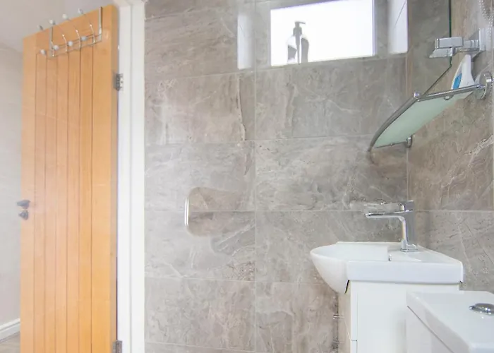 Cosy One Bedroom Flat - Fantastic Location *